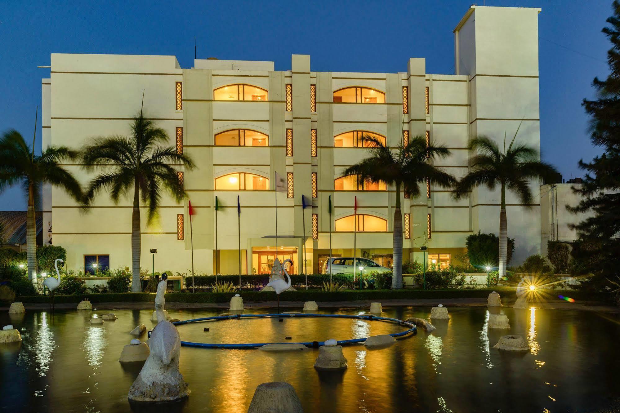 Quality Inn Palms Gāndhīdhām Exterior foto