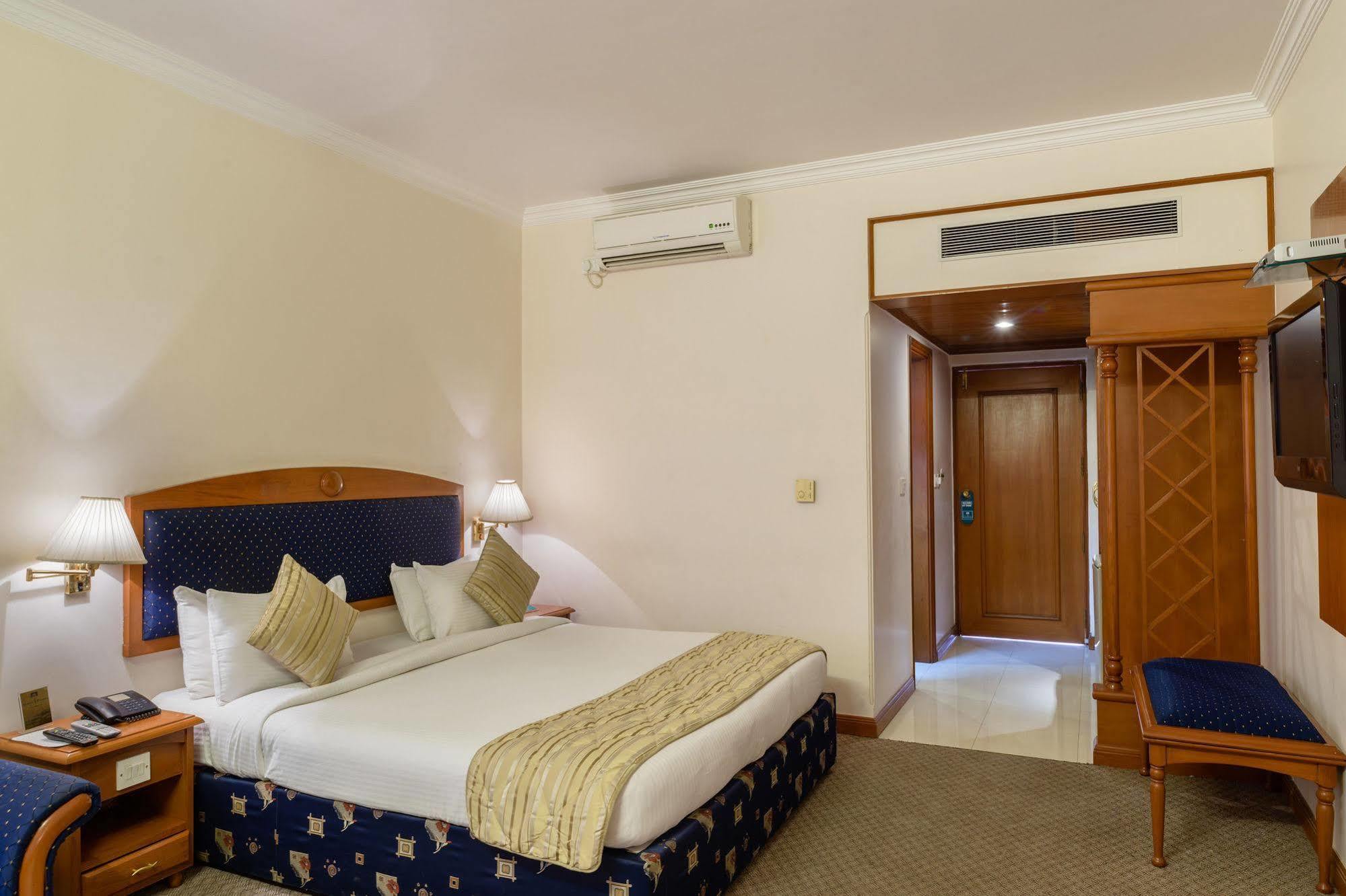 Quality Inn Palms Gāndhīdhām Exterior foto