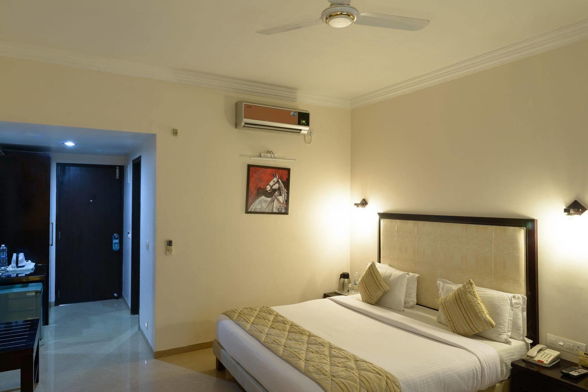 Quality Inn Palms Gāndhīdhām Exterior foto