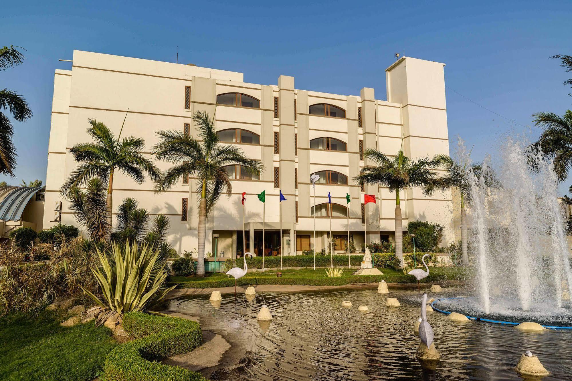 Quality Inn Palms Gāndhīdhām Exterior foto