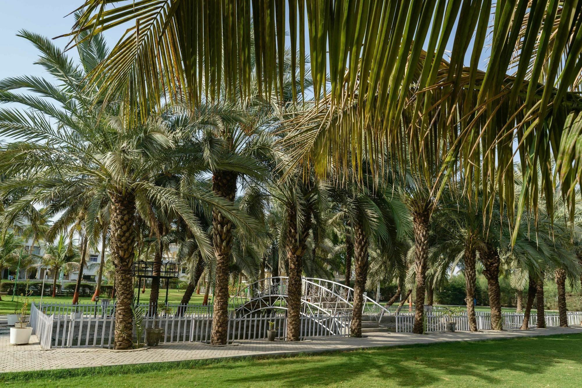 Quality Inn Palms Gāndhīdhām Exterior foto